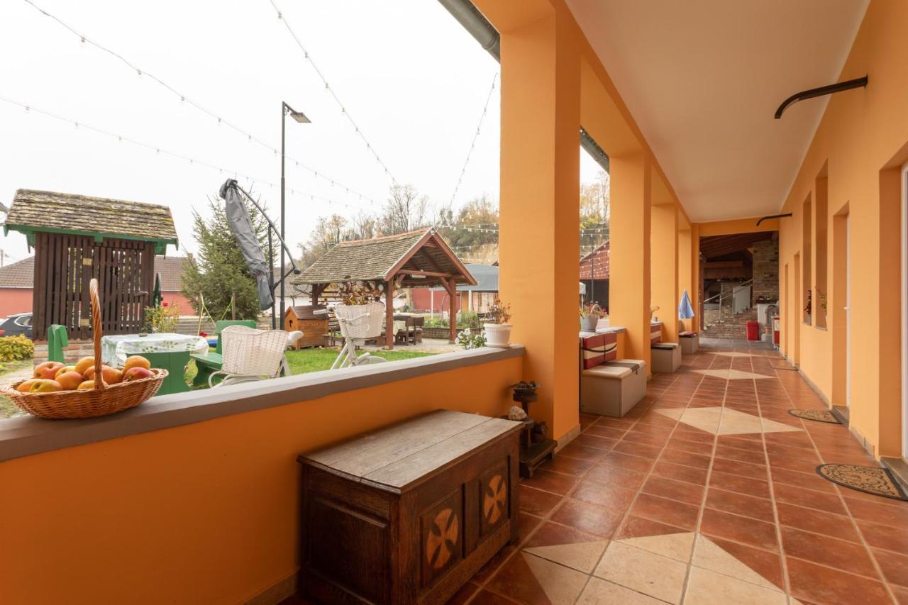 Kuca Za Odmor Baranjski Dvori Hotel Zmajevac Bagian luar foto