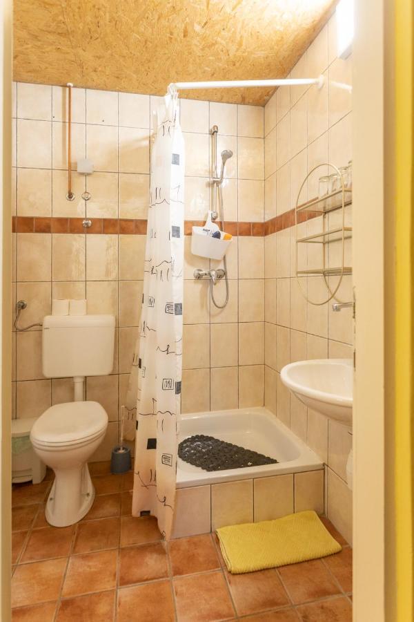 Kuca Za Odmor Baranjski Dvori Hotel Zmajevac Bagian luar foto